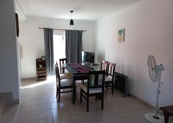 Duplex 80 Mts Cubiertos Con Garaje